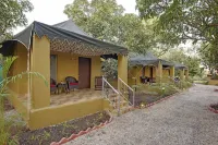 Gir Lion Safari Camp Hotel a 