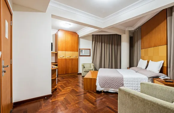 Astron龐塔格羅薩廣場by Nobile