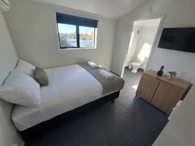 Microtel Lodge Hamilton - Hostel Hotels near University of Waikato