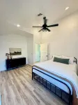 Charming 2-bedroom, 2-bathroom cottage with WiFi, AC in peaceful Pima