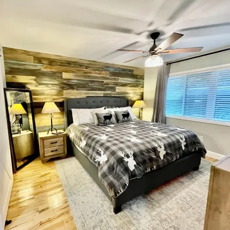 Just minutes from Beech Mtn Ski Resort /Townhome /Fire Pit & Fireplace / Pets OK