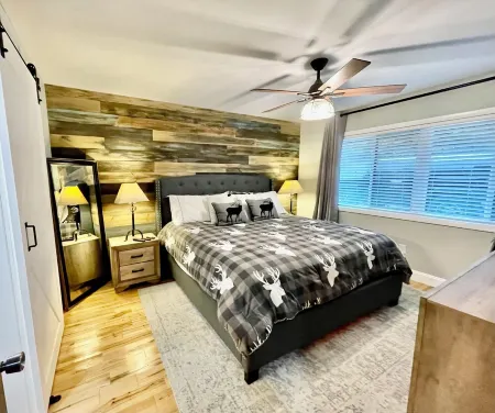 Just minutes from Beech Mtn Ski Resort /Townhome /Fire Pit & Fireplace / Pets OK