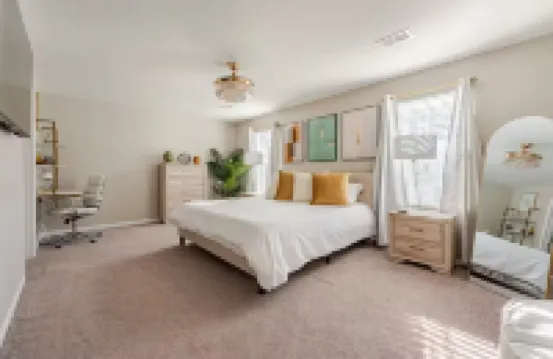 Madisyn’s Manor - Luxe Comfort + StylePet Friendly & Amazing Pools