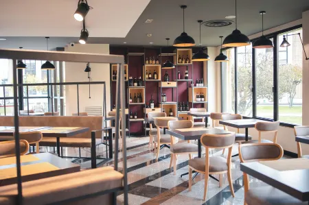 Best Western Mirage Hotel Fiera Отели рядом с достопримечательностью «Beach Asd e Ps»