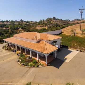 Fruit Trees, Farm Stay, Ranch Retreat, Lake Access