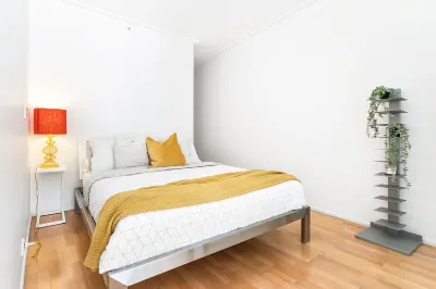 A Comfy Studio Next to Darling Harbour, City Views
