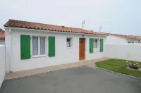 house iris de70m² close to the beach all quiet area with bike Hoteles en Rivedoux-Plage