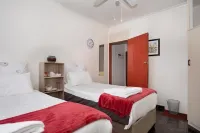 25 Jacaranda Lodge & Backpackers فنادق في Pinetown
