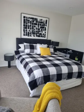 Kaituna Villa close to beaches, vineyards and 3km to town centre