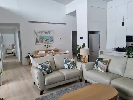 Luxurious new 3-bedroom penthouse apartment