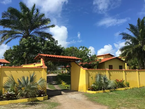 Charming beach house with private pool, land of 8500m2 of Mata Atlantica