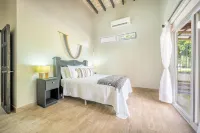 Newly Remodeled Beachfront Home! Các khách sạn gần Costa Rica Sailing Center
