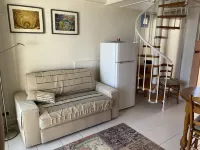 Duplex with terrace overlooking the bay and the large beach 20m away