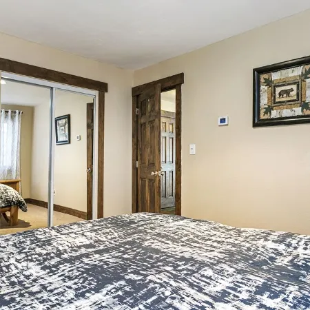 Entire 1BR apt, Sleeps 4, Wi-Fi, Close to Slopes
