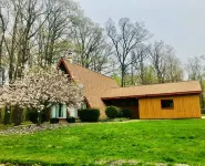 Cozy Apline Cottage-perfect getaway for year-round fun