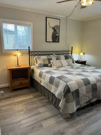 Always In Season Ski In/OutCozy getaway just steps away from Omas Meadow