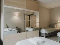 City rock: bright new 2bed/2bath downtown apartment Hoteles en La Roche-en-Ardenne