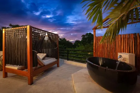 Villa/Boutique 4 BDR VIP Concierge/Chef in la Veleta Tulum