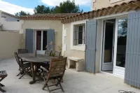 Mas aux oliviers residential area on the heights of st Rémy, quiet location