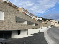 New superb 90 m2 seafront apartment on the Côte Bleue