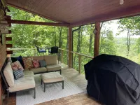 Spacious Mountain Home Close to Blue Ridge Pkwy w/ Hot Tub