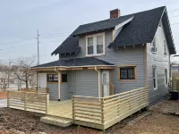 Cozy Craftsman Close to Everything