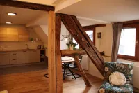 Renovated maisonette vacation apartment in the historic old town center of Sulzburg Các khách sạn ở Sulzburg