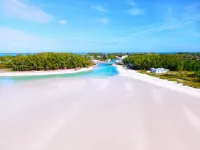 "Steps Away" 3-Bedroom with Free 6 Seater Golf Cart, Kayak & Paddle Board.