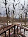 Cozy 3-bedroom cabin located in Wintergreen Resort