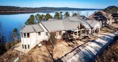 Gorgeous Views Spacious Lakefront Multifamily Fun Hotels in 