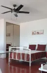Large furnished studio, sea view Hôtels à proximité de l'Aéroport Mahajanga