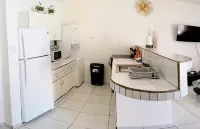 Cozy, Cole Bay, one bedroom with security and free parking