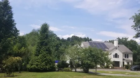 Beautiful 1BR Walkout Fenced & Gated Villa, Onsite parking, Pet friendly-2+acres