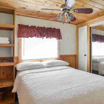 Two Bedroom Moon River Cottage Rooms