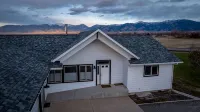 Mountain View Home w/Hot Tub - Close to Downtown! Các khách sạn gần Sân bay quốc tế Bozeman Yellowstone