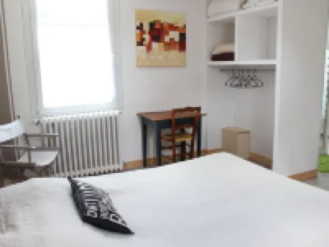 Duplex apartment near TGV station and town center completely renovated Hotels in Laval