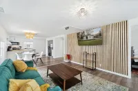 Splash of Sunshine  2 Bed 1 Bath Hotels in Waverly