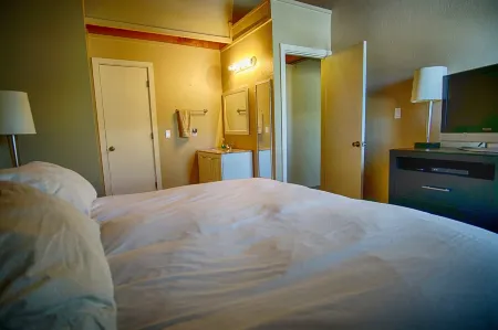 Top floor with mountain views