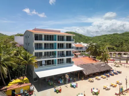 Beachfront 1 Bedroom Condo at Santa Cruz Beach. Your Coastal Retreat Awaits!