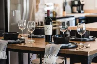 Newly Remodeled Downtown Fort Mill home: 3 Queens - Sleeps 6