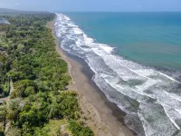Luxury Air-conditioed home in Cahuita, 4 min walk from the beach!