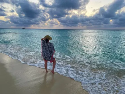 Bimini Dreams, Steps from the Beach, optional Golf Cart rent のホテル