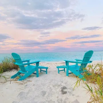 WrigleyVilla, Beach Villa That's Actually On The Beach Hotels in 