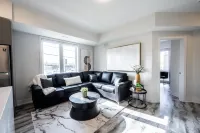 *Sunshine x Falls Pristine Stacked Town + Parking