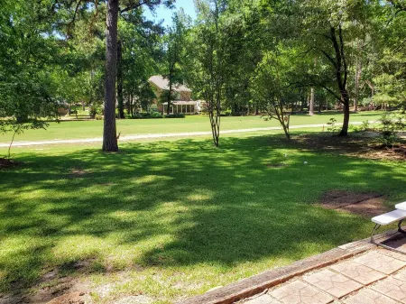 Little Getaway Paradise on the Golf Course w/Resort Amenities!