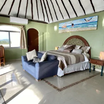 Oceanfront Penthouse -4300 Sq Ft, 2 Level -Mi Casa Del Mar