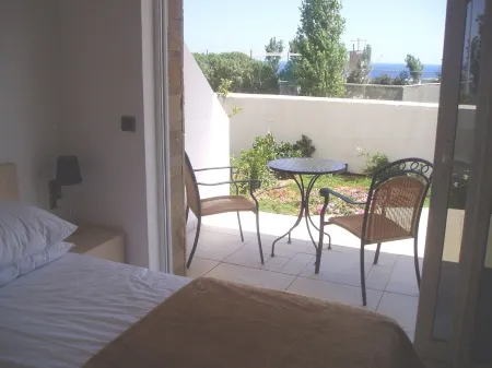 Grapevines 10 Seaview Villa . Quiet and peaceful, relax and chill out Отели в г. Makris Gialos
