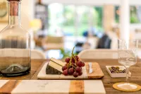 Centrally Located Renovated Luxury Villa Free Breakfast Service / Hotel Partner