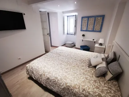 Castle House and Beach Отели в г. Синиш