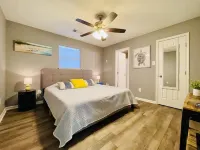 Anchors a-Wave - remodeled, cozy 3/2 home is ready for your coastal vacation